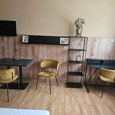 Hotel Taurus اوسترافا المظهر الخارجي الصورة