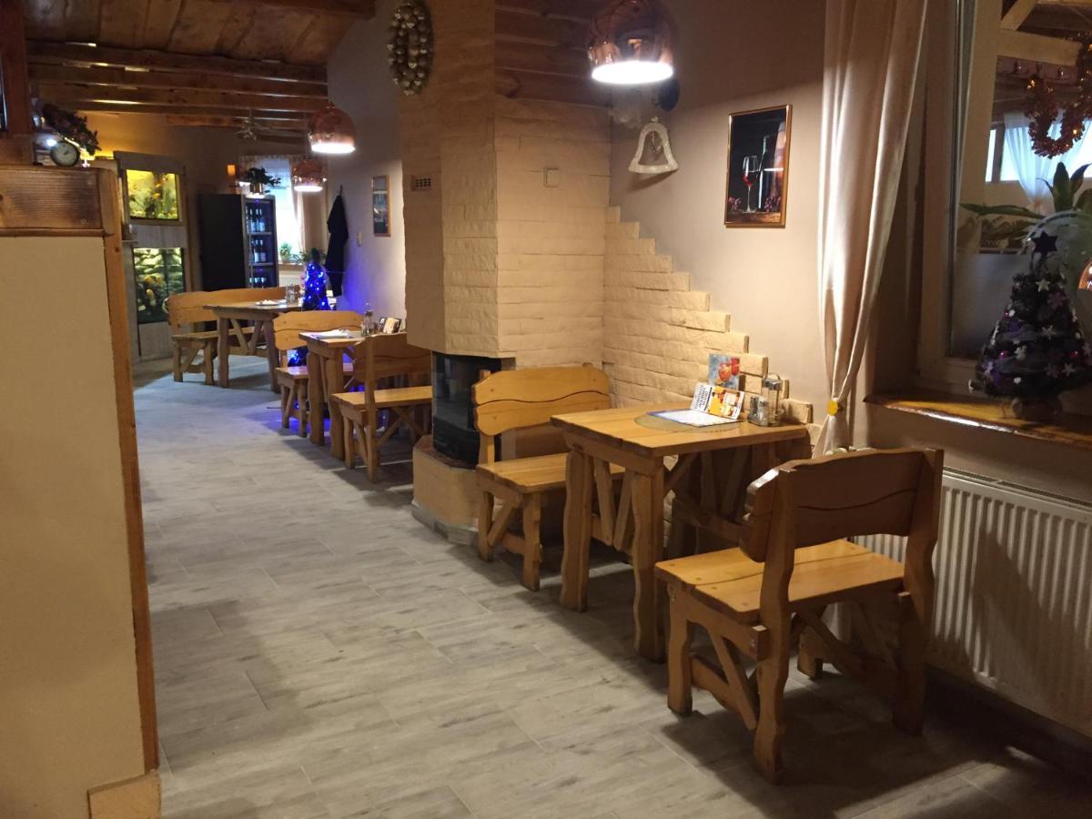 Hotel Taurus اوسترافا المظهر الخارجي الصورة