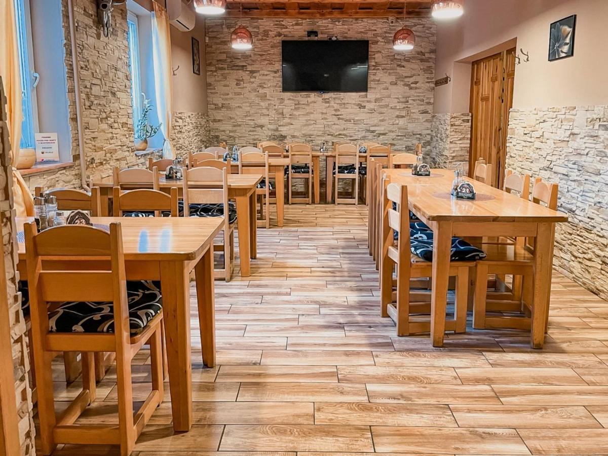 Hotel Taurus اوسترافا المظهر الخارجي الصورة