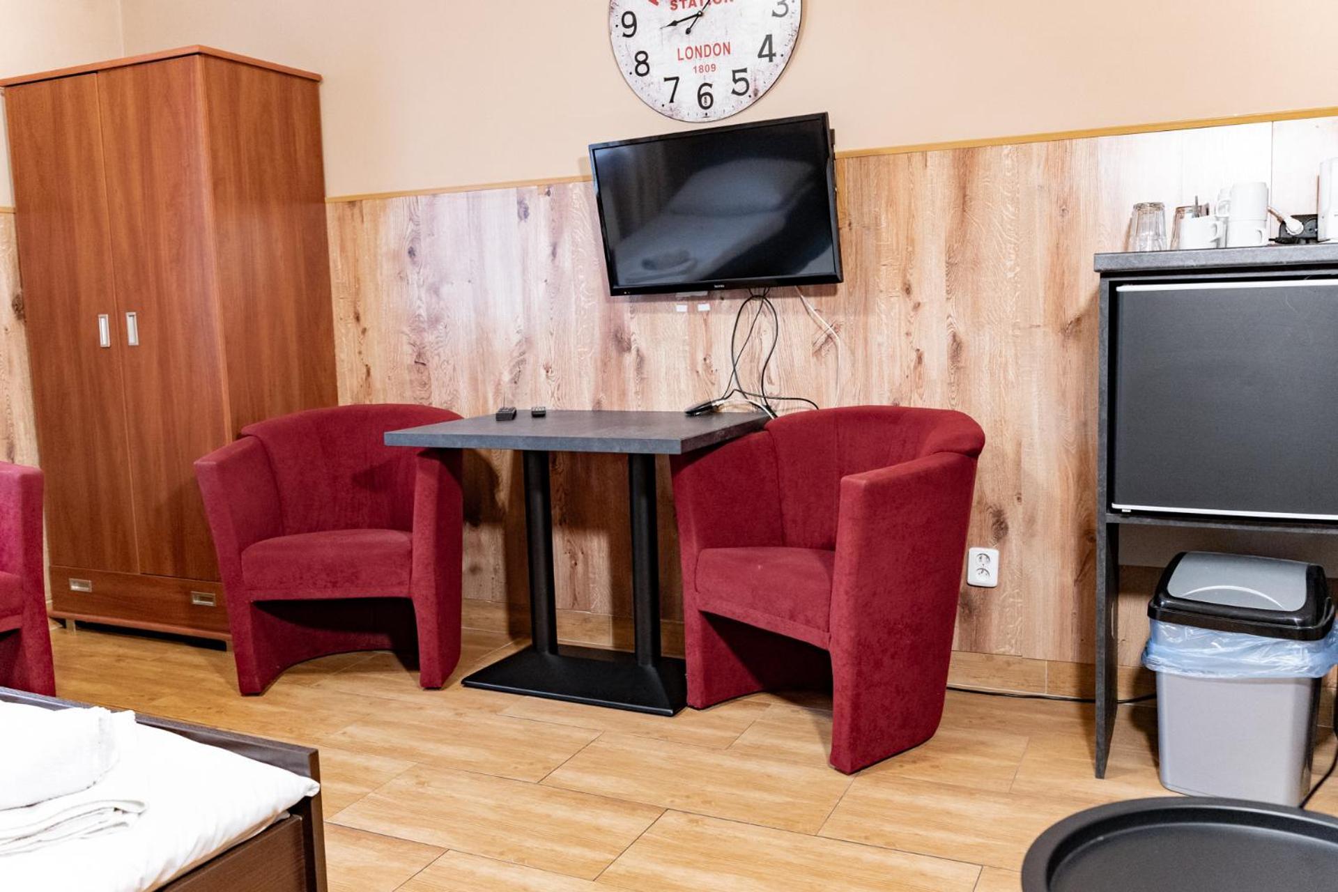 Hotel Taurus اوسترافا المظهر الخارجي الصورة