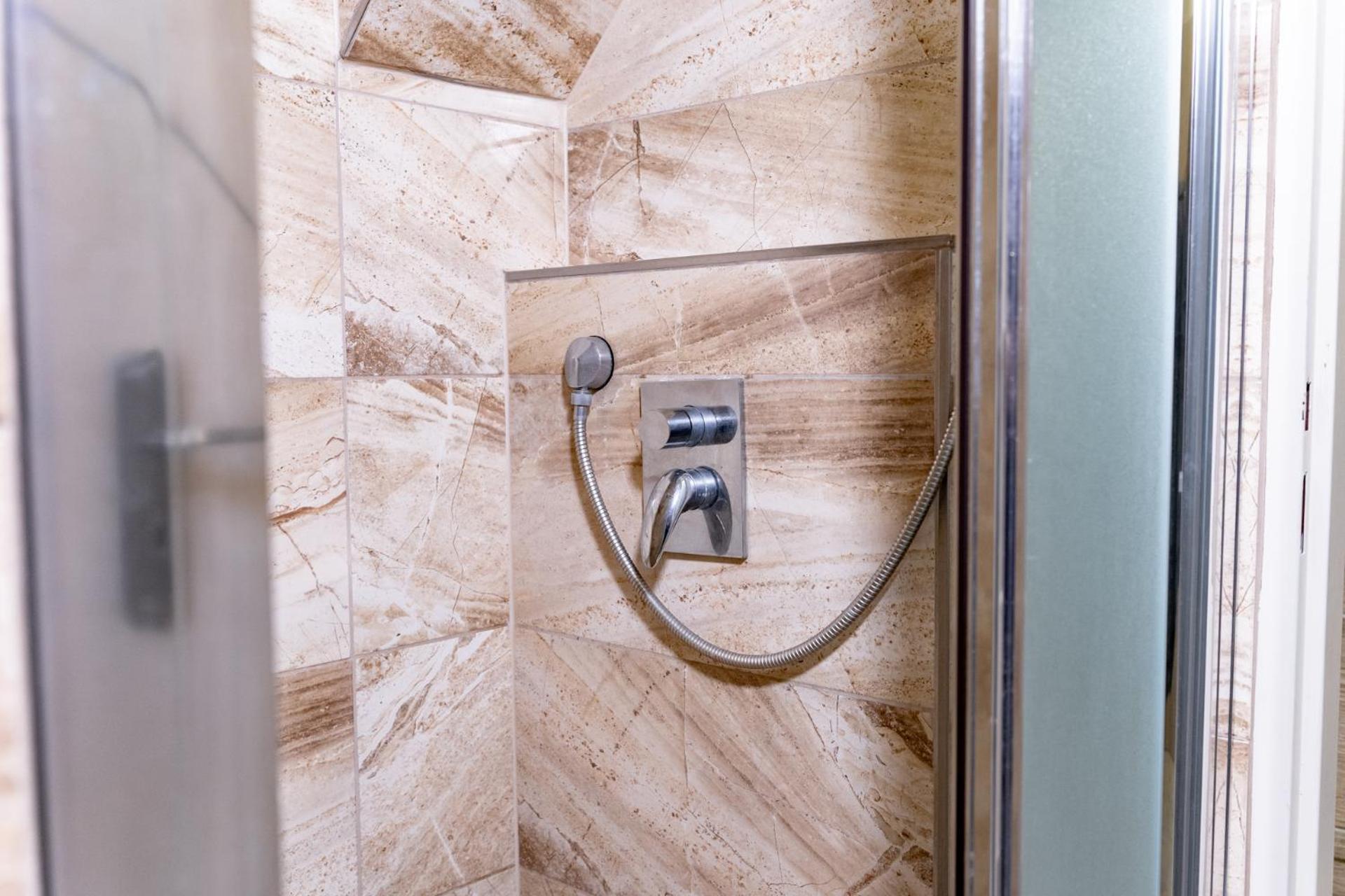 Hotel Taurus اوسترافا المظهر الخارجي الصورة