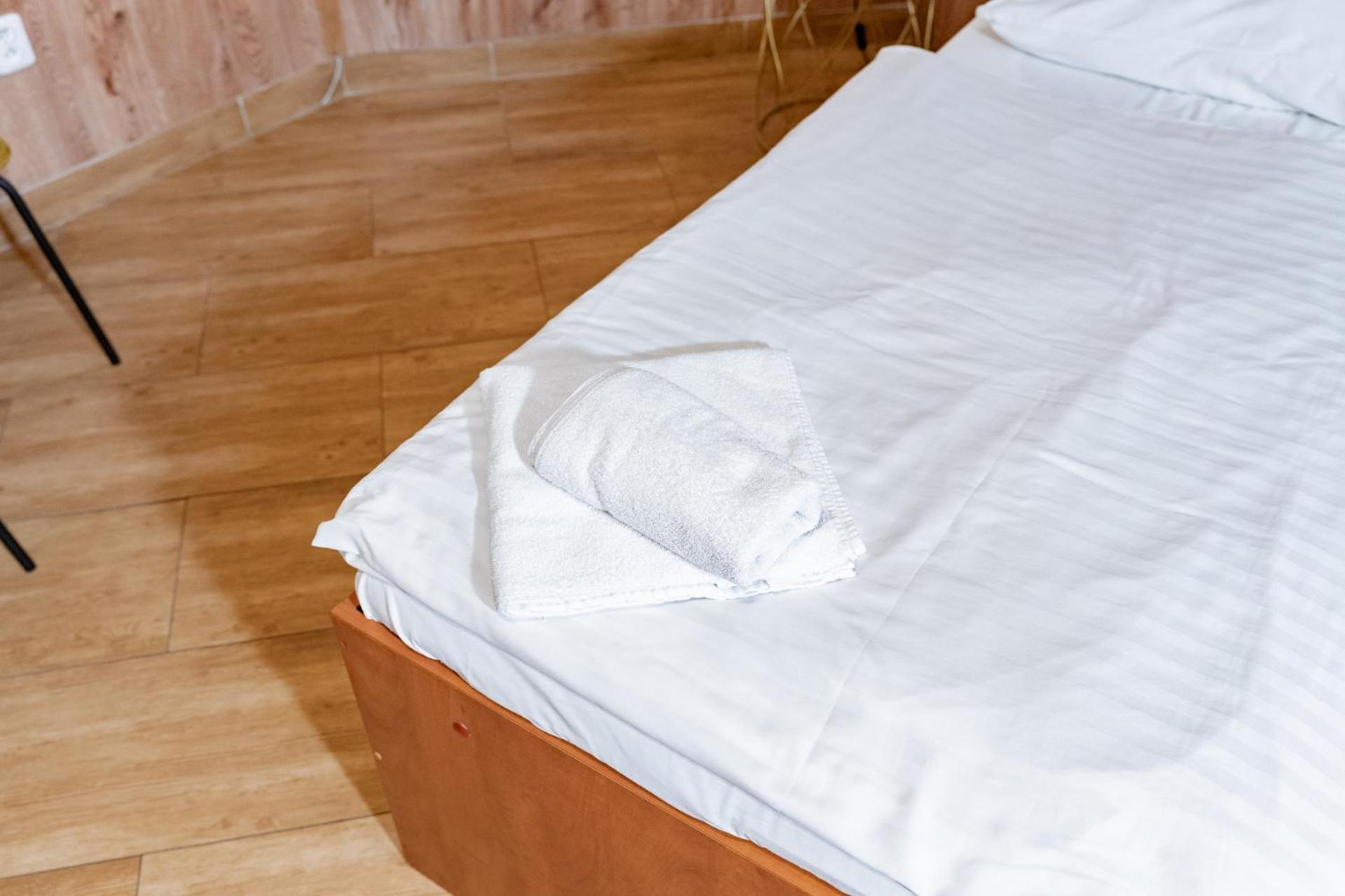 Hotel Taurus اوسترافا المظهر الخارجي الصورة