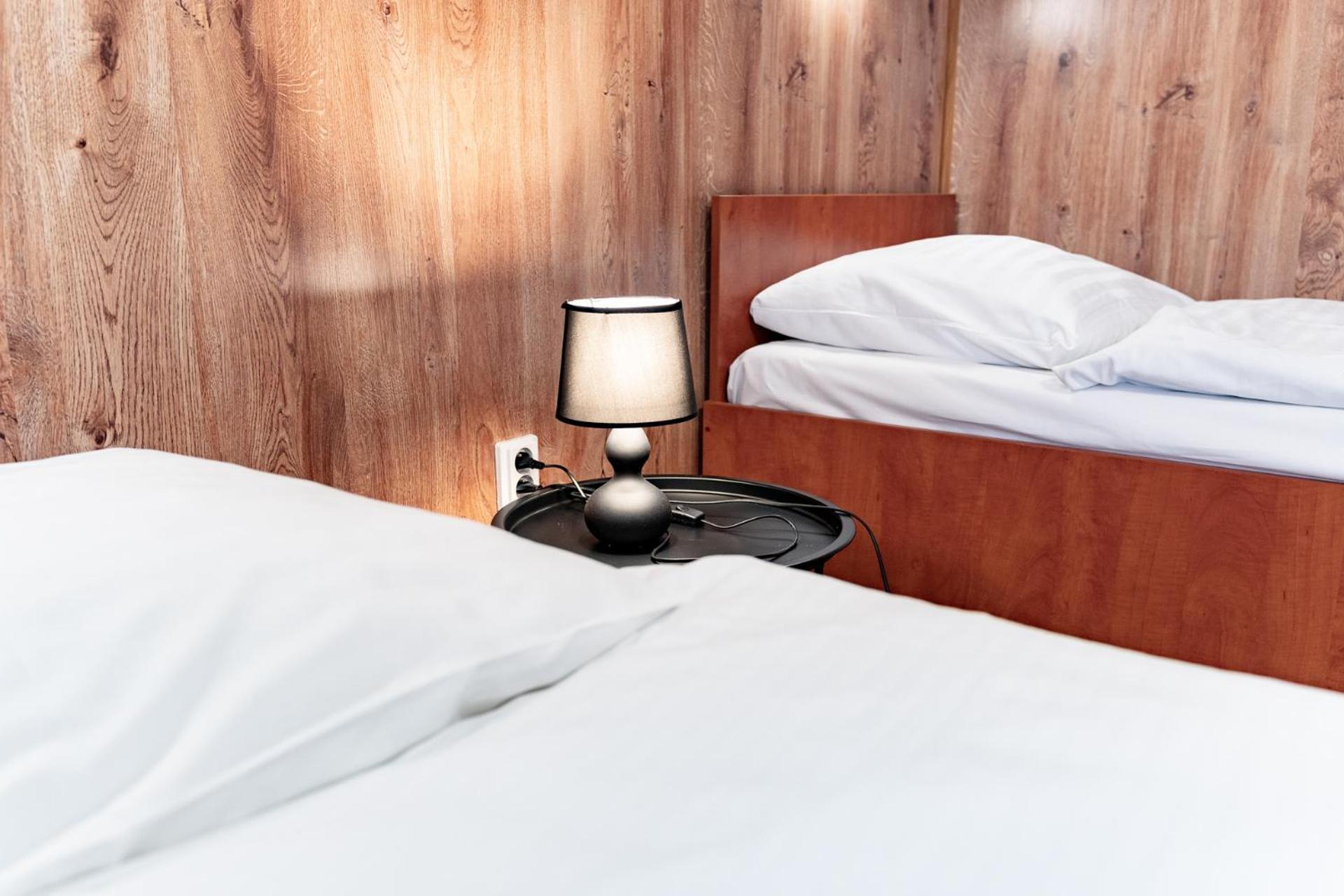 Hotel Taurus اوسترافا المظهر الخارجي الصورة