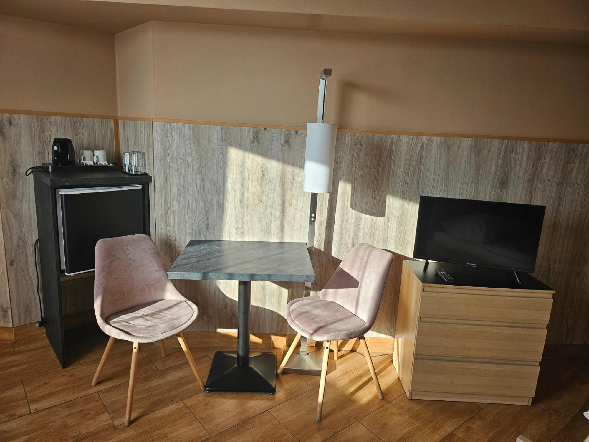 Hotel Taurus اوسترافا المظهر الخارجي الصورة