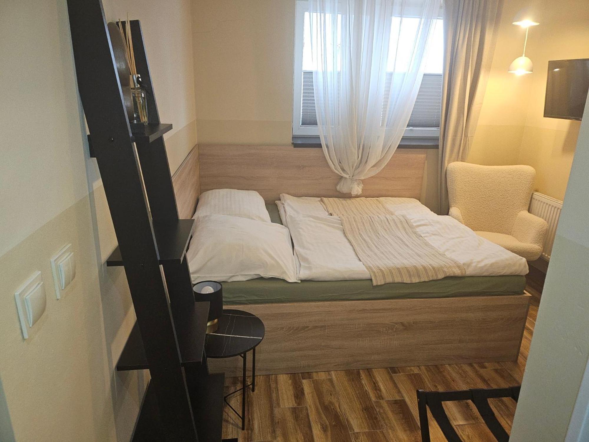 Hotel Taurus اوسترافا المظهر الخارجي الصورة