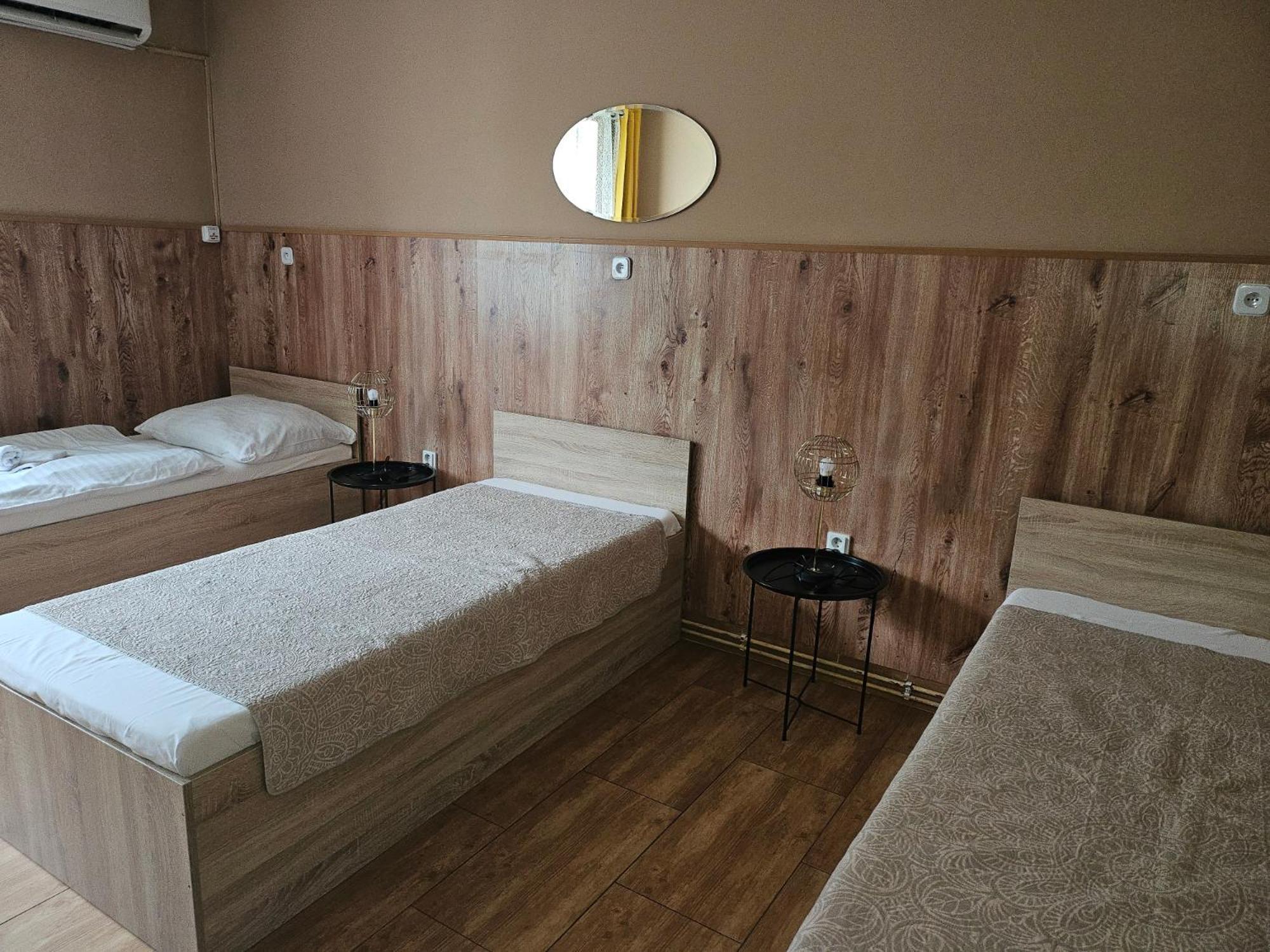 Hotel Taurus اوسترافا المظهر الخارجي الصورة
