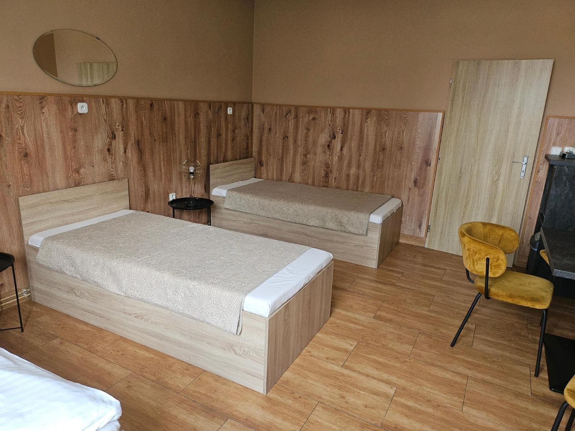 Hotel Taurus اوسترافا المظهر الخارجي الصورة