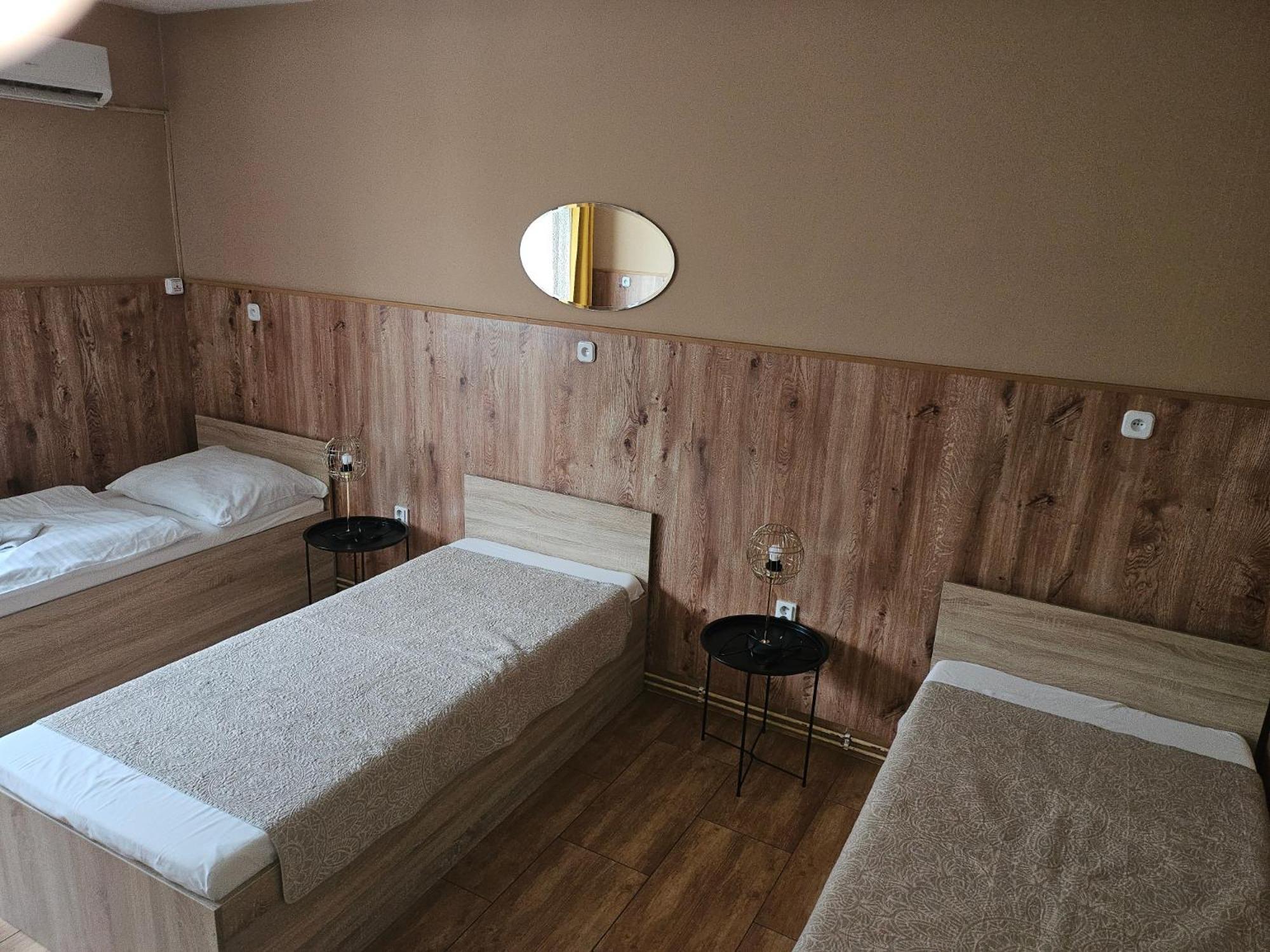 Hotel Taurus اوسترافا المظهر الخارجي الصورة