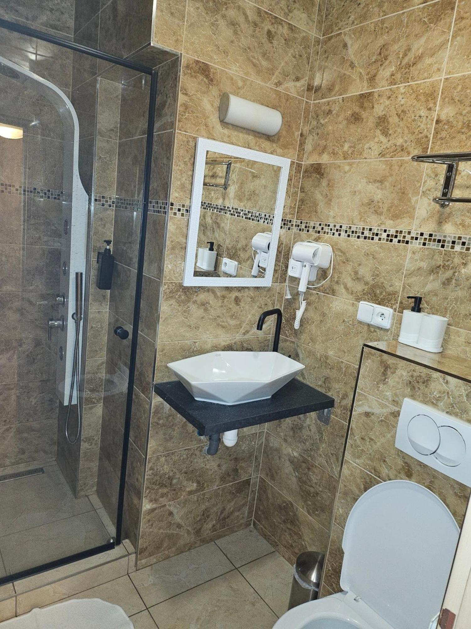 Hotel Taurus اوسترافا المظهر الخارجي الصورة