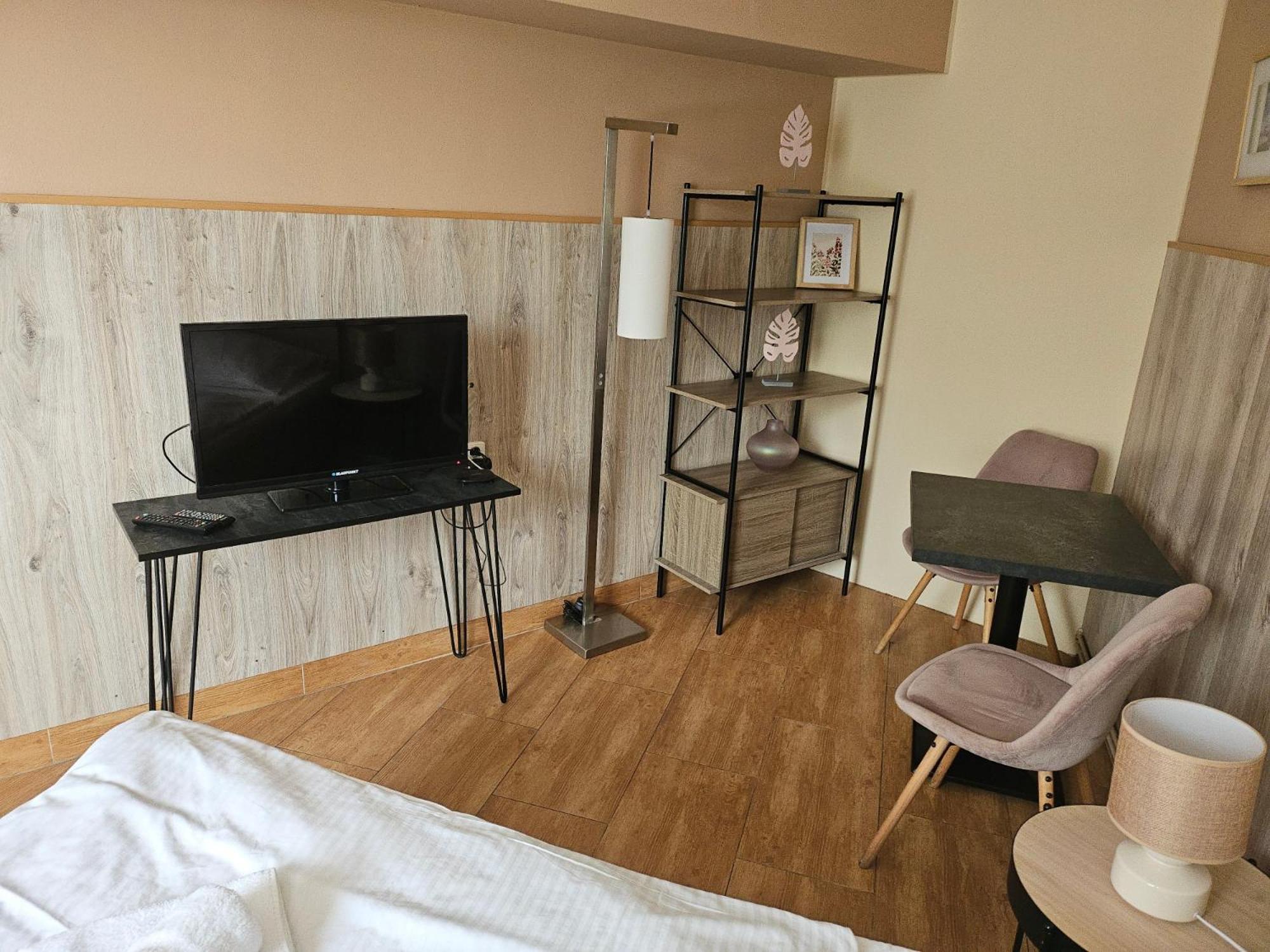 Hotel Taurus اوسترافا المظهر الخارجي الصورة