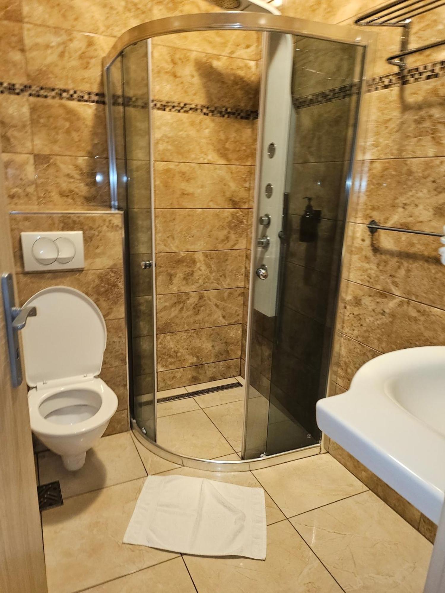 Hotel Taurus اوسترافا المظهر الخارجي الصورة