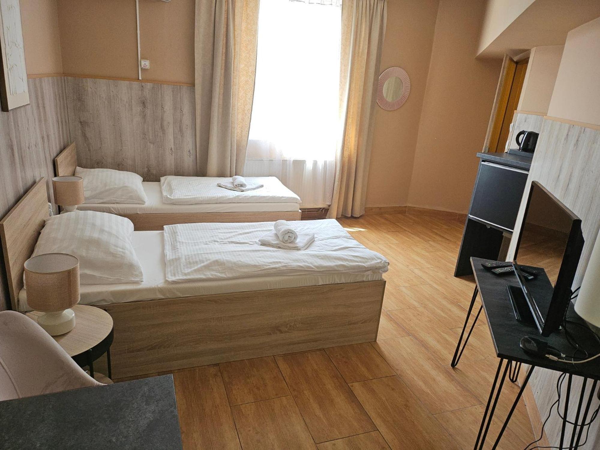 Hotel Taurus اوسترافا المظهر الخارجي الصورة