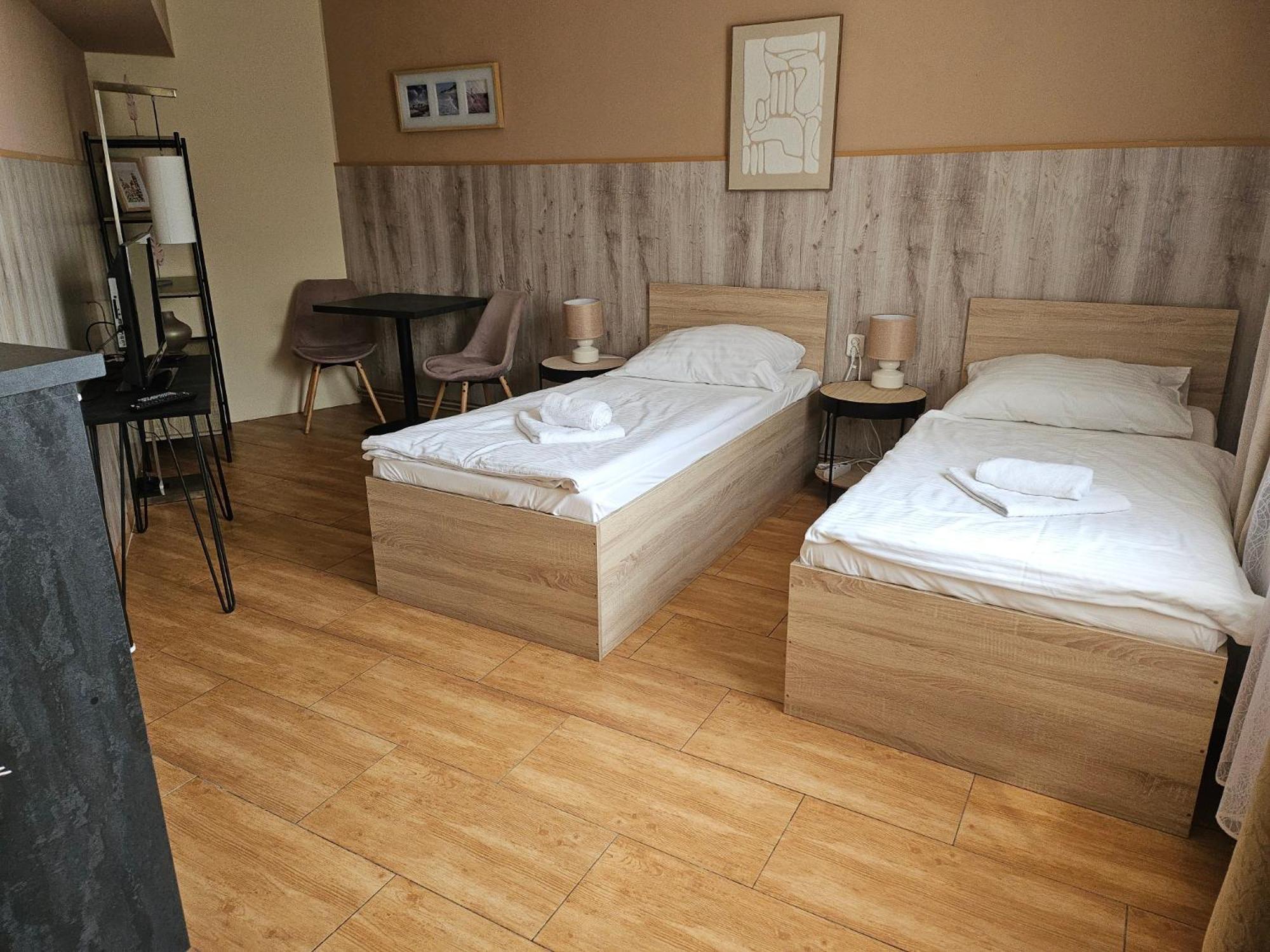 Hotel Taurus اوسترافا المظهر الخارجي الصورة