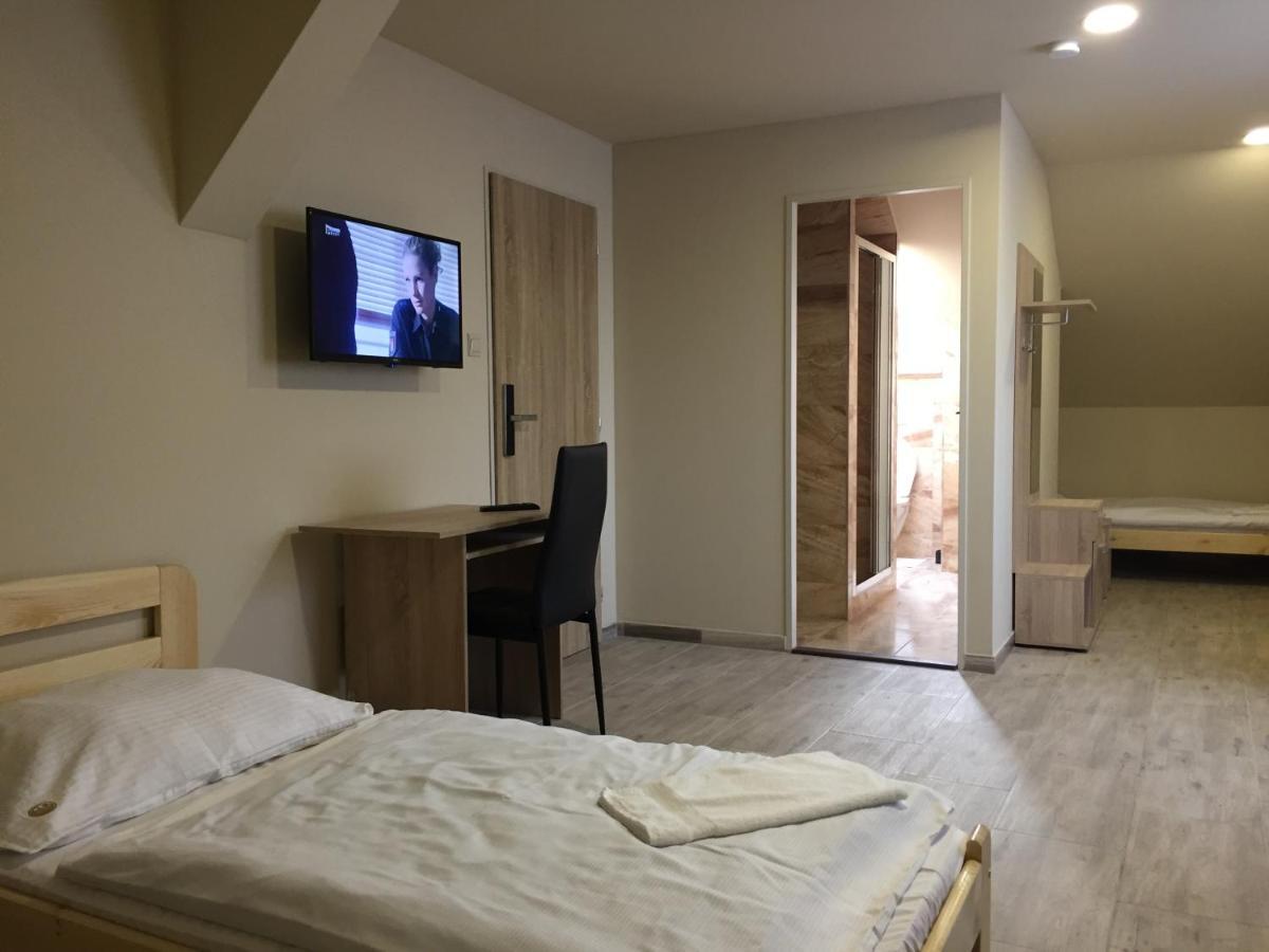 Hotel Taurus اوسترافا المظهر الخارجي الصورة